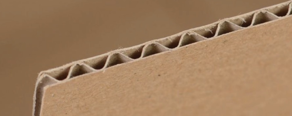 Three-layer cardboard